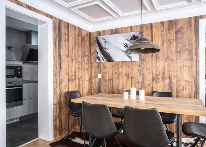 Josianne 木屋 萨斯费